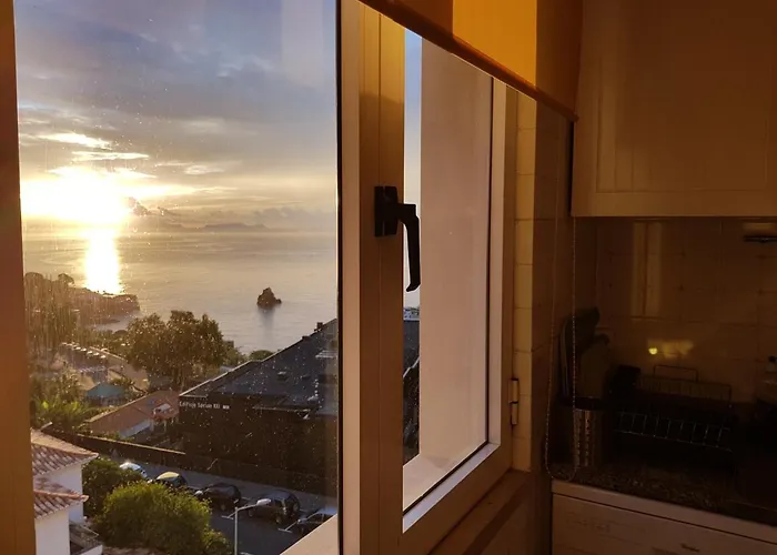 The Sunrise Of Your Dreams With Total Ocean View With New Modern Kitchens 75 M2 * Funchal (Madeira)