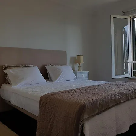 The Sunrise Of Your Dreams With Total Ocean View With New Modern Kitchens 75 M2 * Funchal