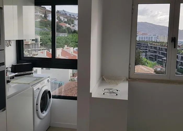 The Sunrise Of Your Dreams With Total Ocean View With New Modern Kitchens 75 M2 Appartement *