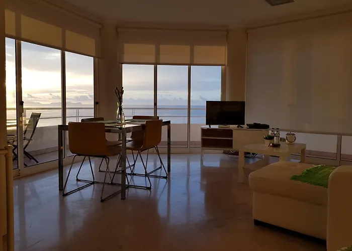The Sunrise Of Your Dreams With Total Ocean View With New Modern Kitchens 75 M2 Appartement Funchal (Madeira)